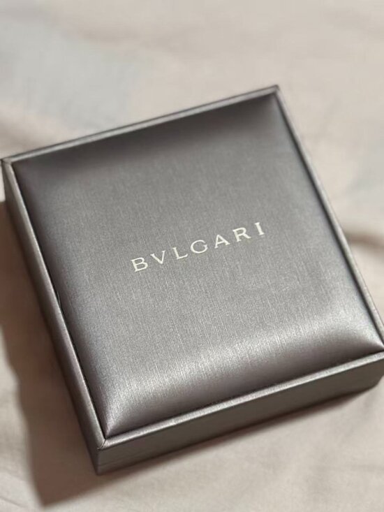 Bvlgari Divas Dream mother of pearl & onyx necklace in 18k r BVLGARI DIVAS\' DREAM Fan-shaped pearl Necklace